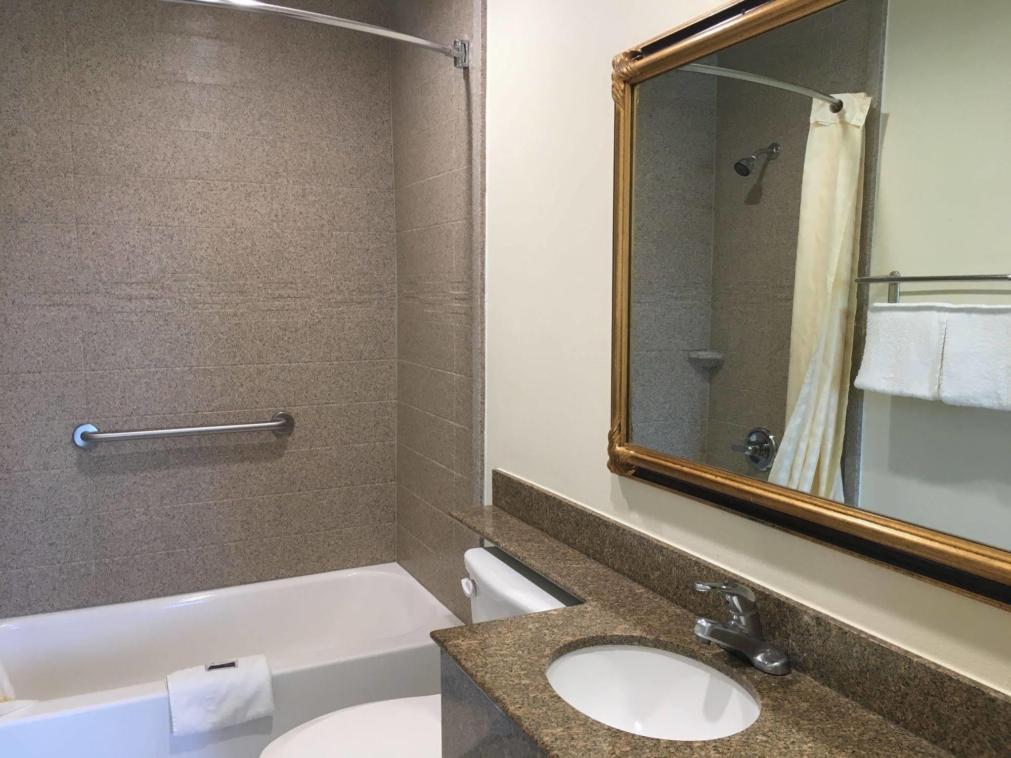 Simply Home Inn & Suites - Riverside Dış mekan fotoğraf