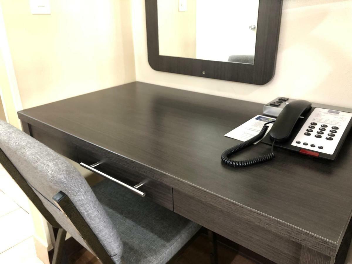 Simply Home Inn & Suites - Riverside Dış mekan fotoğraf